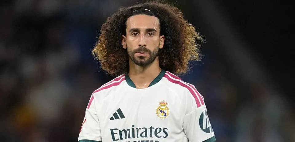 Jugador de Real Madrid en uniforme durante el partido