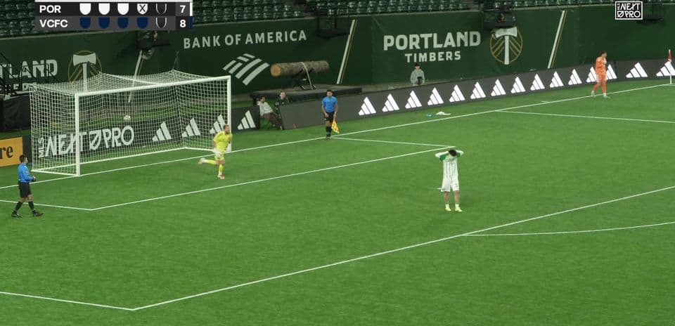Tiro penal durante el partido entre Portland Timbers II