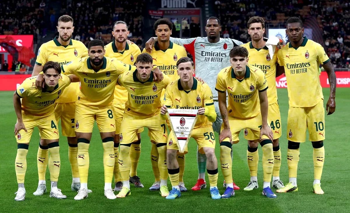 Jugadores de AC Milan en formación