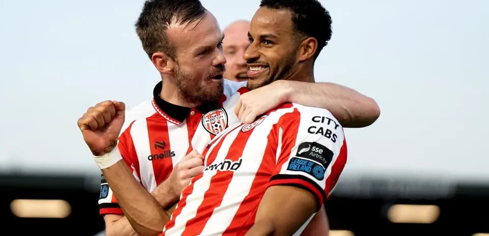Jugadores de Derry City celebrando un gol