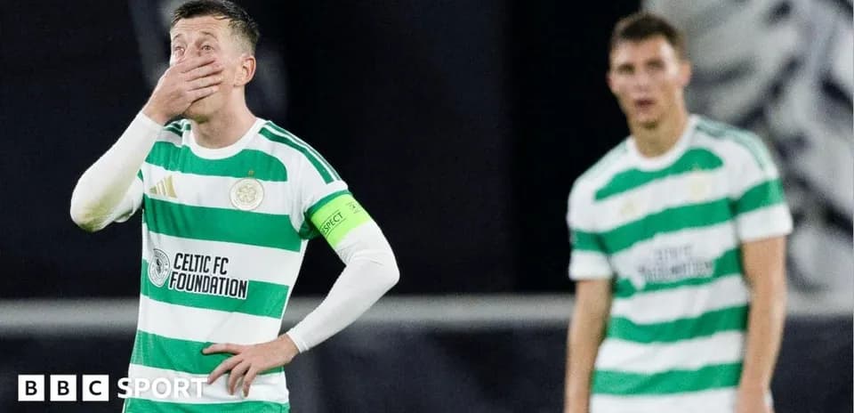 Jugadores de Celtic FC en el campo durante partido