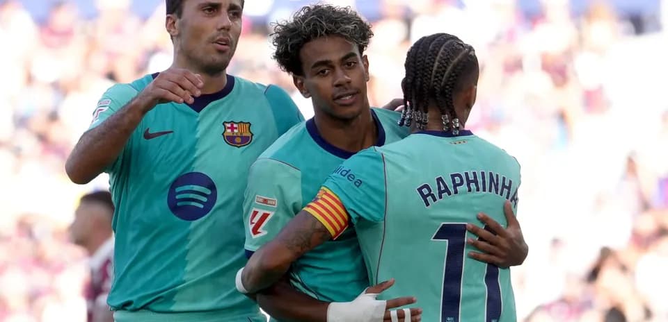 Jugadores de Barcelona celebrando un gol