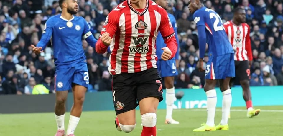 Jugador de Sunderland celebra un gol contra Chelsea