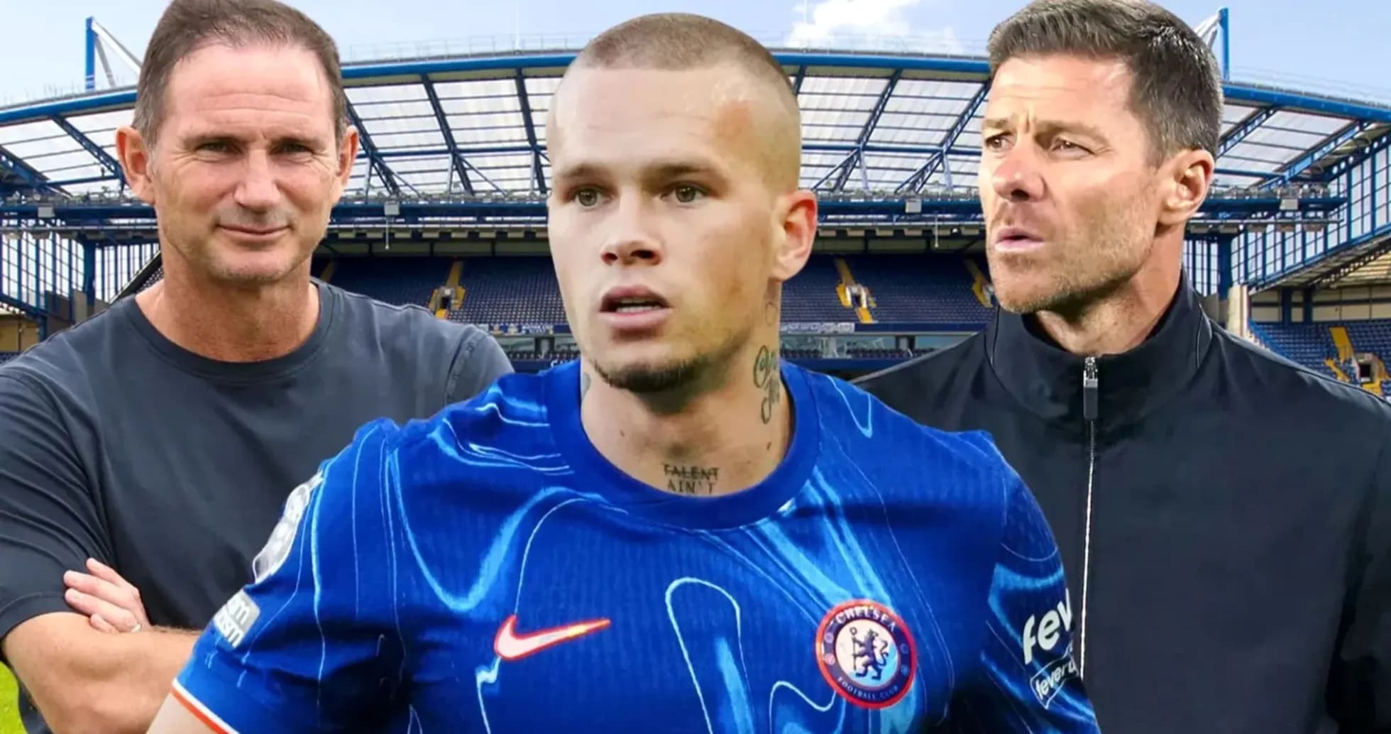Entrenadores y jugador en el estadio Stamford Bridge