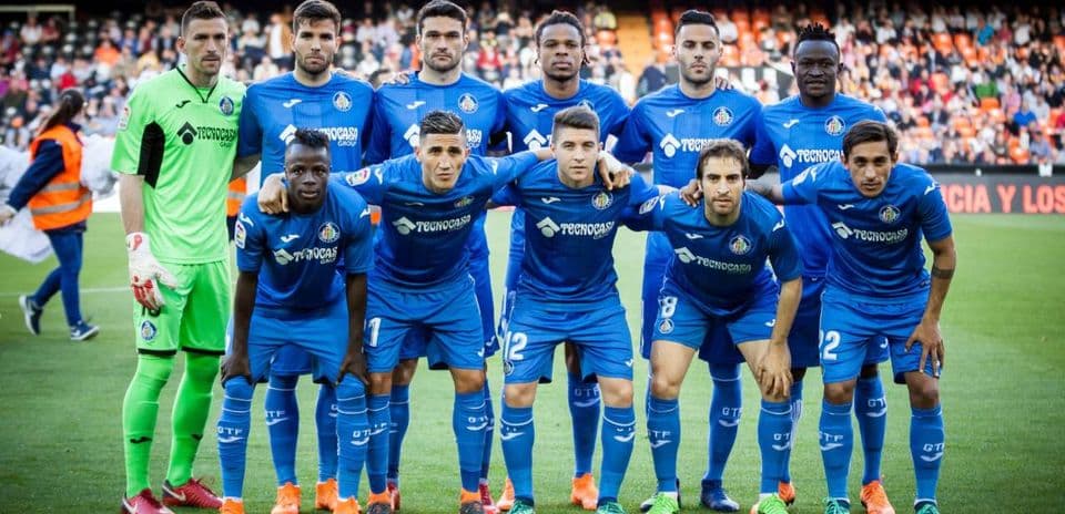 Jugadores del Getafe en la alineación previa al partido
