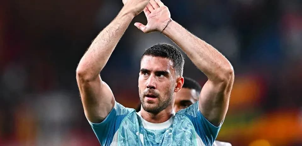 Jugador aplaudiendo a la afición después del partido