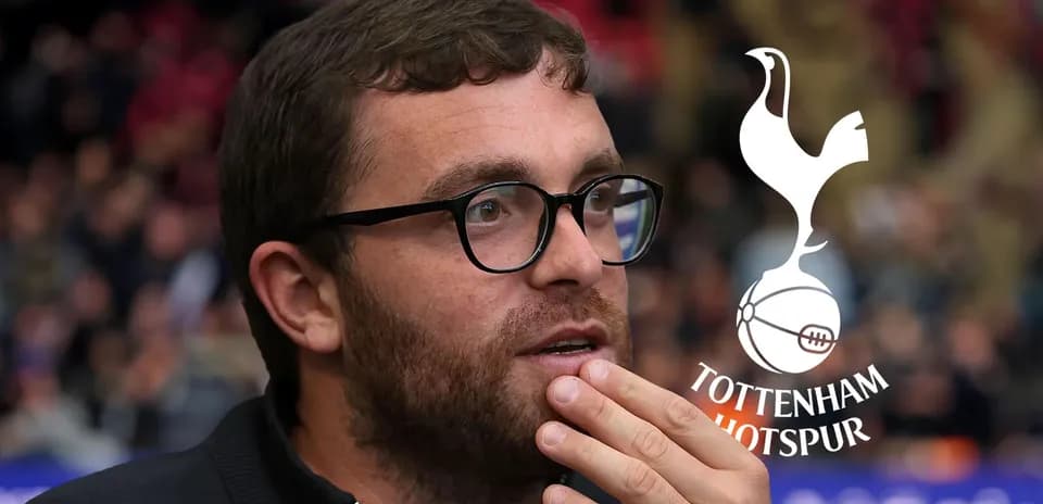 Hombre pensando en un partido de Tottenham Hotspur