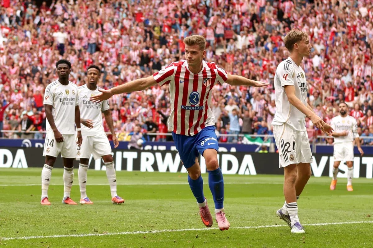 Jugador de Atlético de Madrid celebra un gol ante Real Madrid