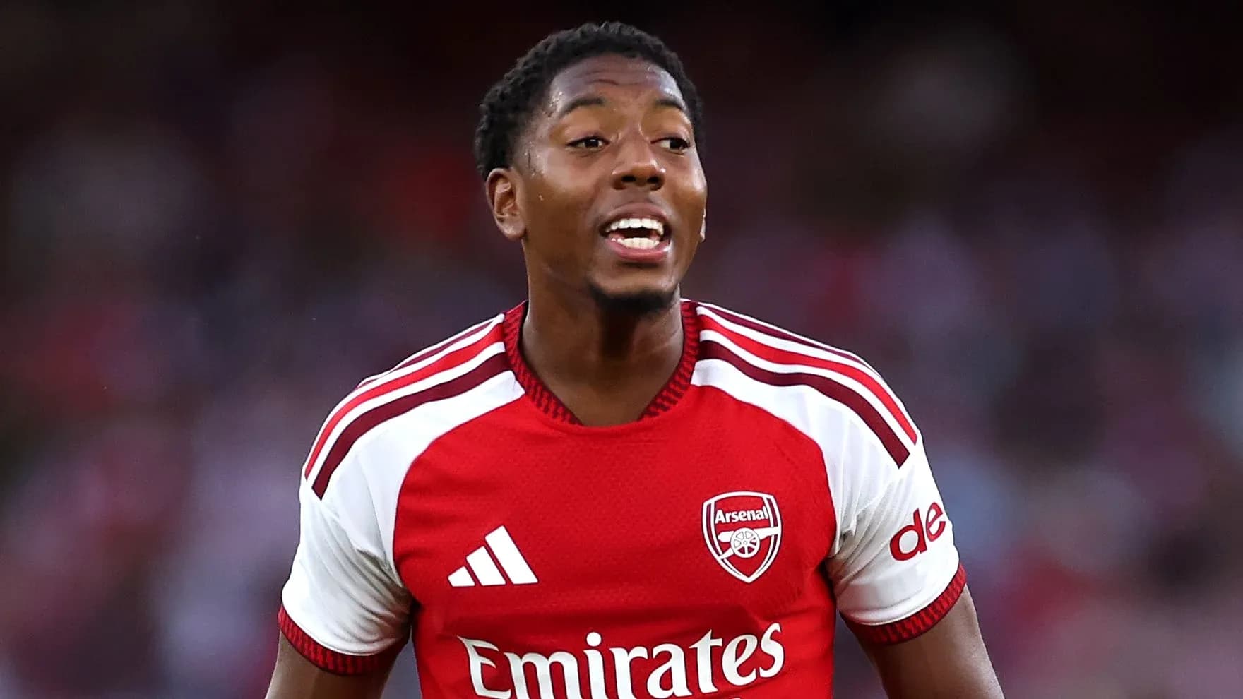 Jugador de Arsenal celebrando durante el partido