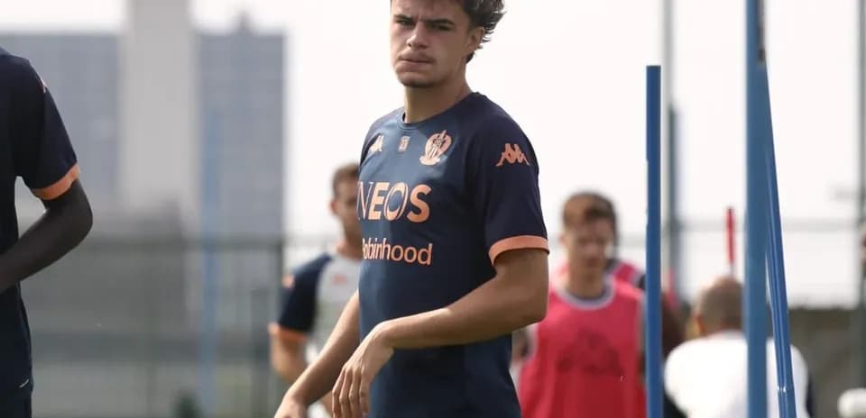 Jugador entrenando en la sesión de práctica