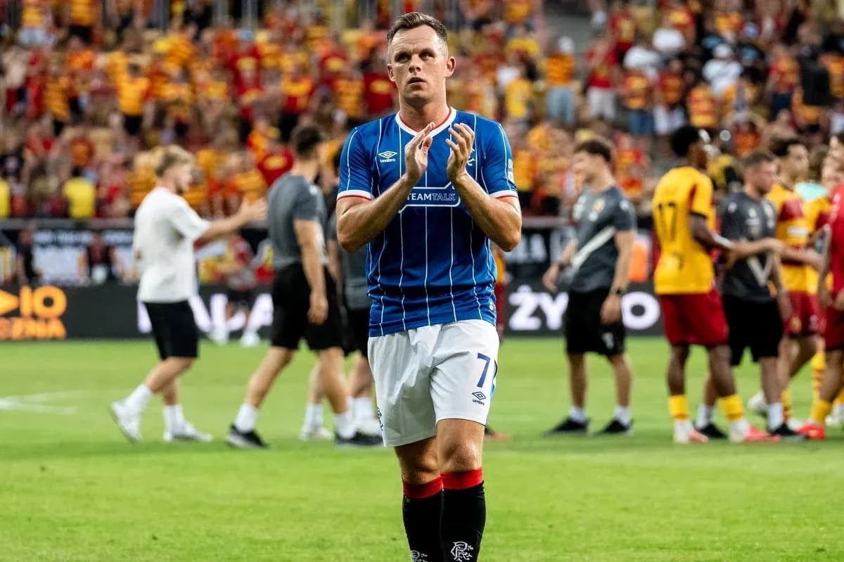 Jugador del Rangers aplaudiendo a la afición