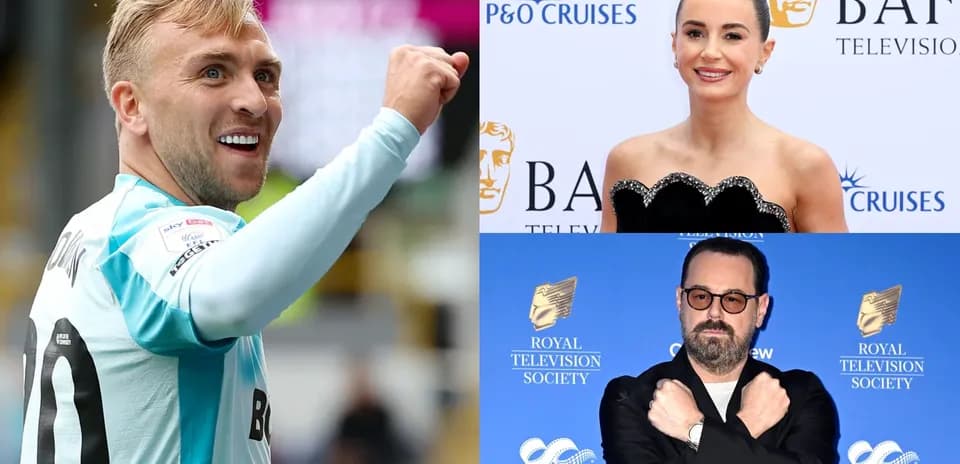 Jugador celebrando gol, mujer en evento y hombre posando