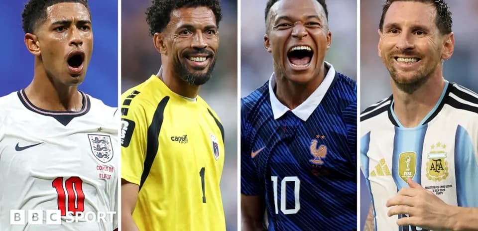 Cuatro futbolistas posando en diferentes camisetas de selecciones