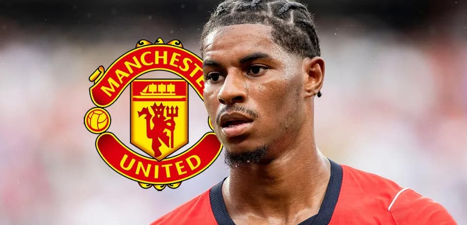 Jugador de Manchester United con camiseta roja