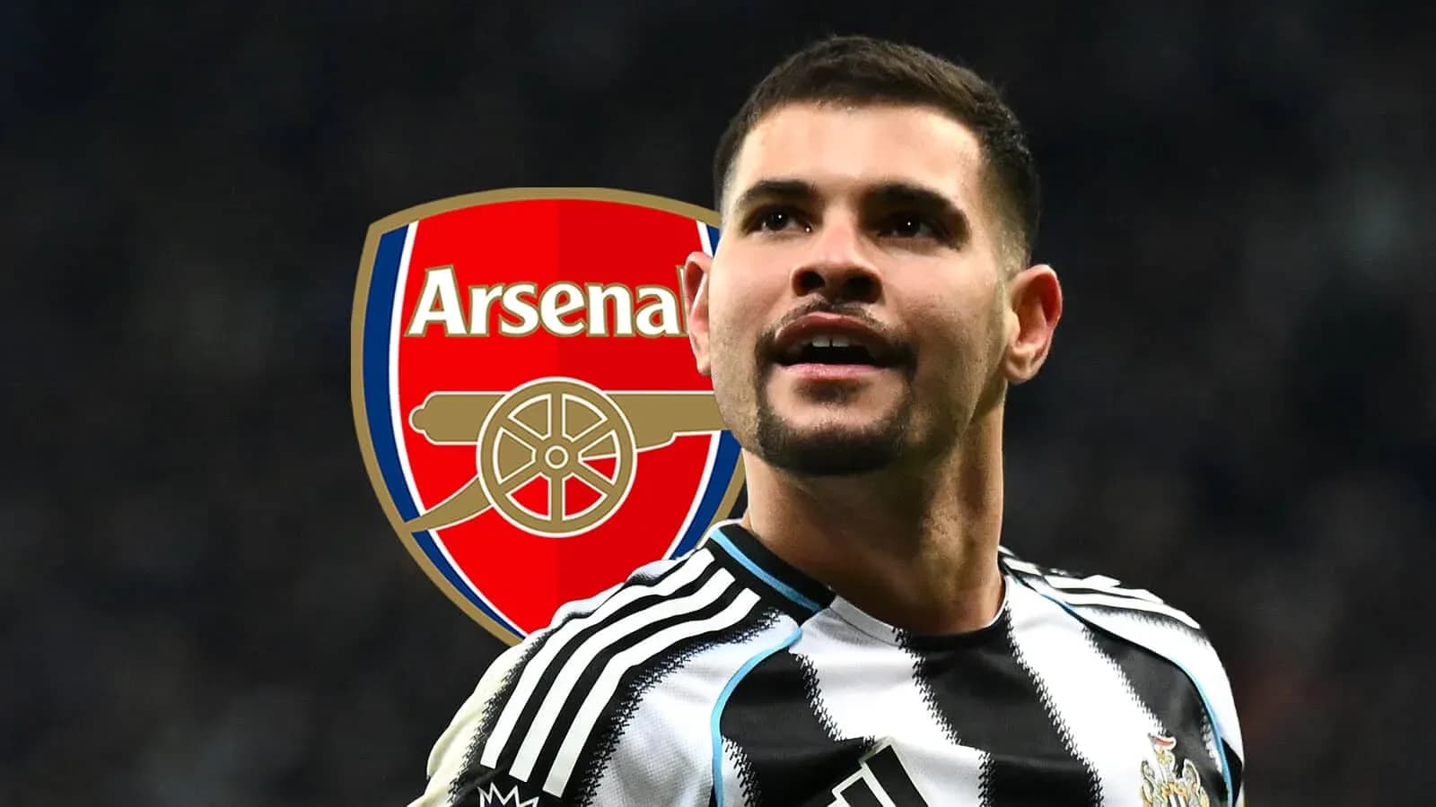 Jugador de Newcastle United con fondo de Arsenal
