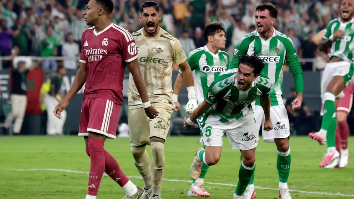 Jugadores de Real Betis celebrando un gol contra Real Madrid
