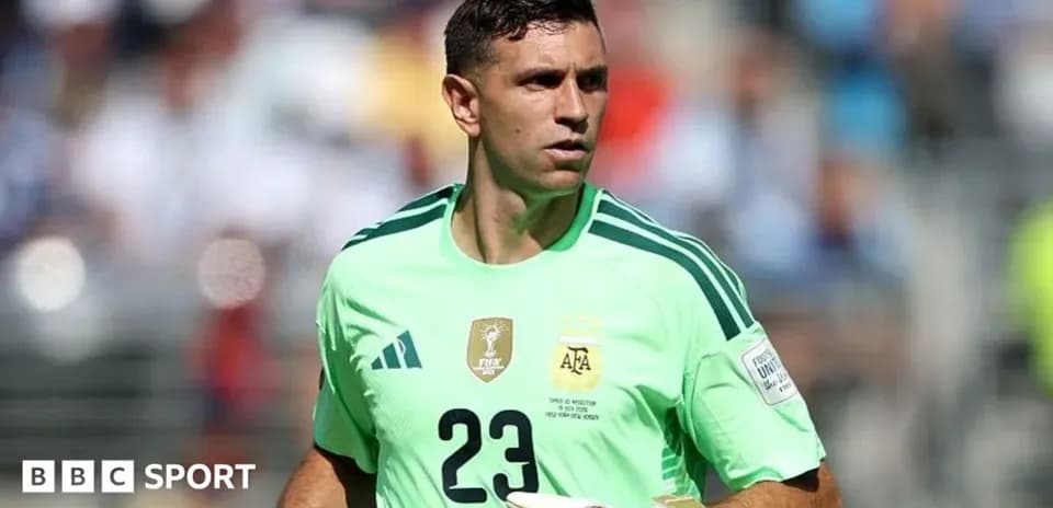 Portero argentino en acción durante el partido