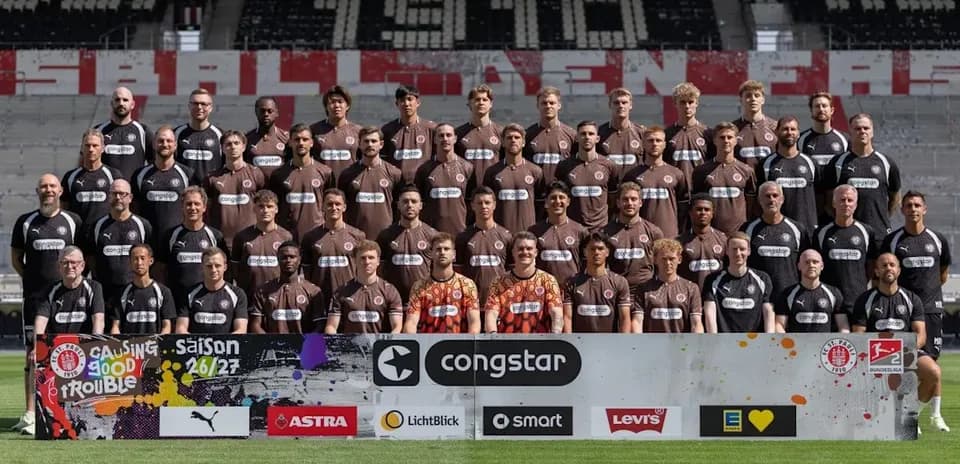Plantilla del equipo de St. Pauli en el estadio