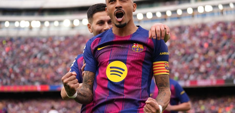 Celebración de un jugador del Barcelona en el estadio
