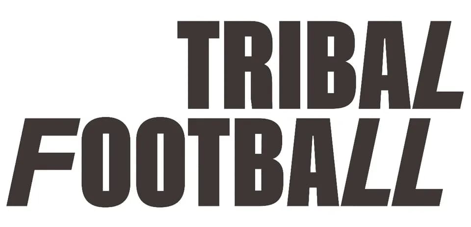 Texto de Tribal Football en letras grandes