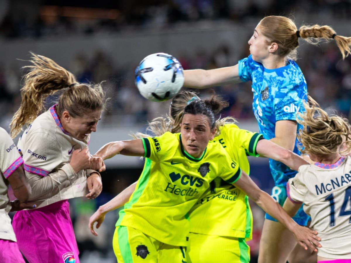 Jugadoras en acción durante el partido