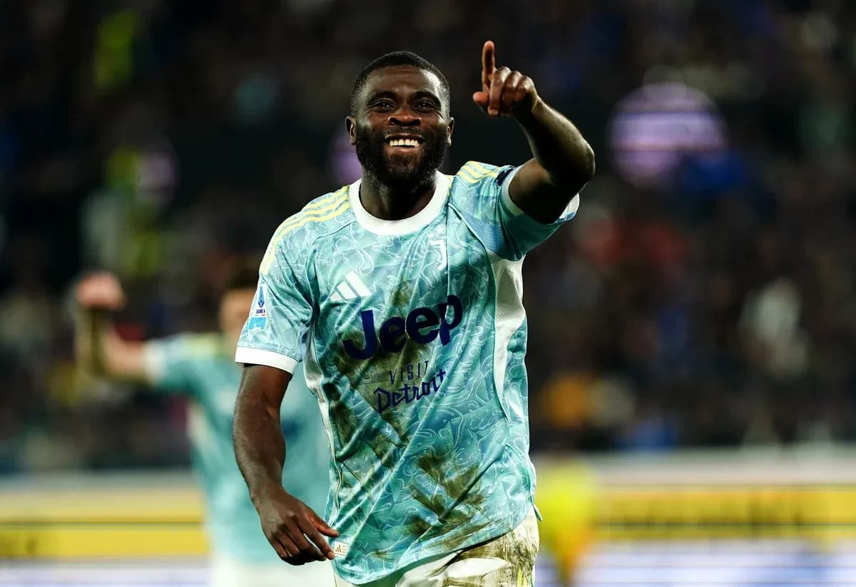 Jugador de Juventus celebra un gol