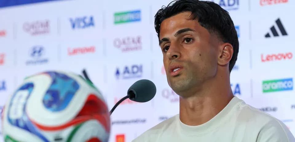 Jugador hablando en una conferencia de prensa