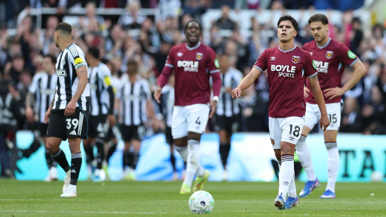 Jugadores de West Ham en partido contra Newcastle