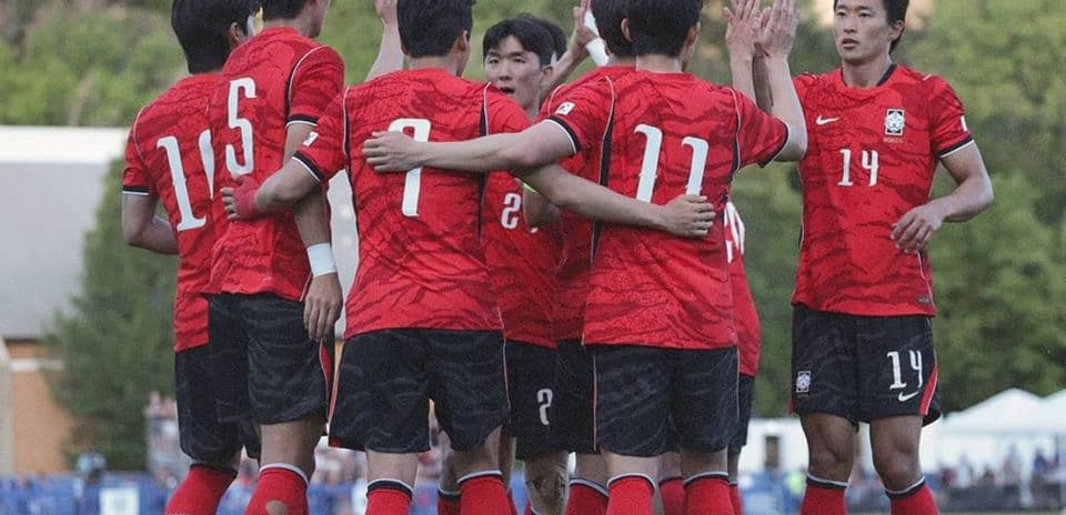 Jugadores de Corea del Sur celebrando un gol