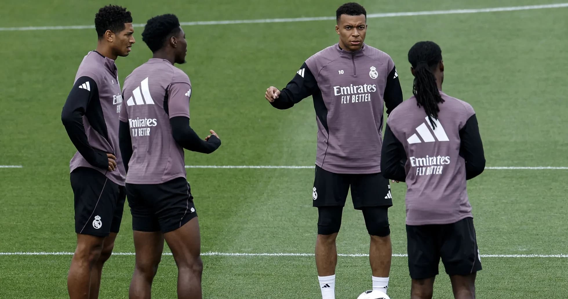 Jugadores de Real Madrid en sesión de entrenamiento