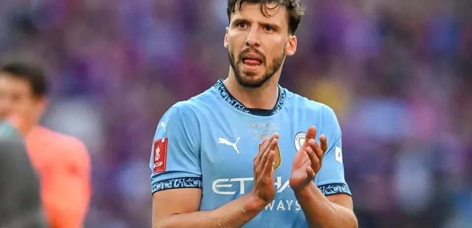 Jugador aplaudiendo en final de FA Cup