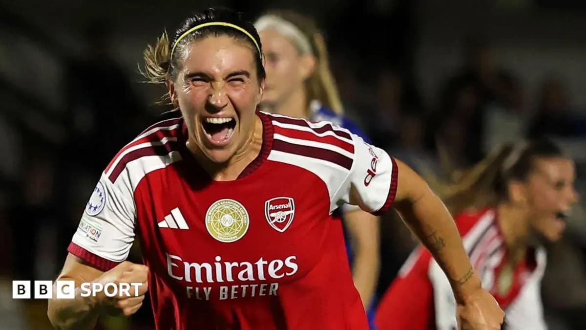 Jugadora de Arsenal celebrando un gol en el partido