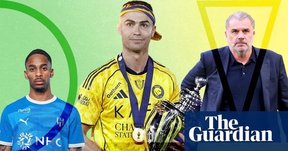 Jugadores y entrenador en contexto futbolístico