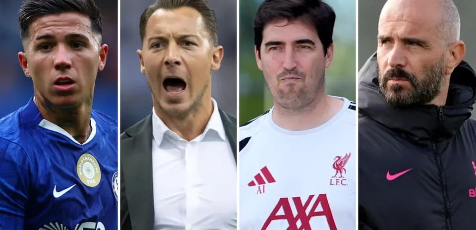 Cuatro futbolistas y entrenadores en retratos