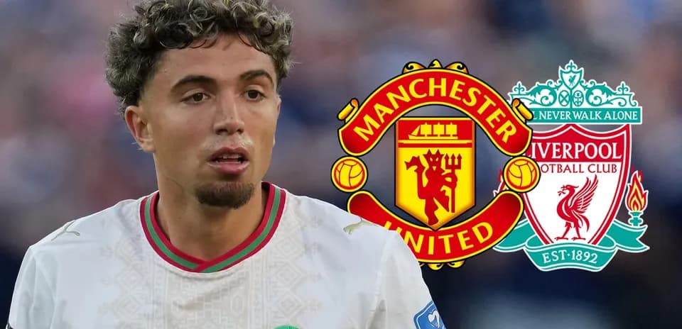Jugador con camiseta de Marruecos entre logos de Manchester United y Liverpool