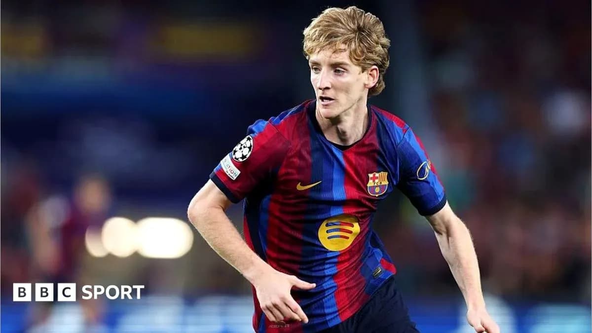 Jugador del Barcelona corriendo en el campo