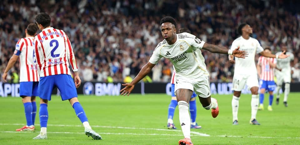 Vinícius Jr. celebra un gol en el derbi
