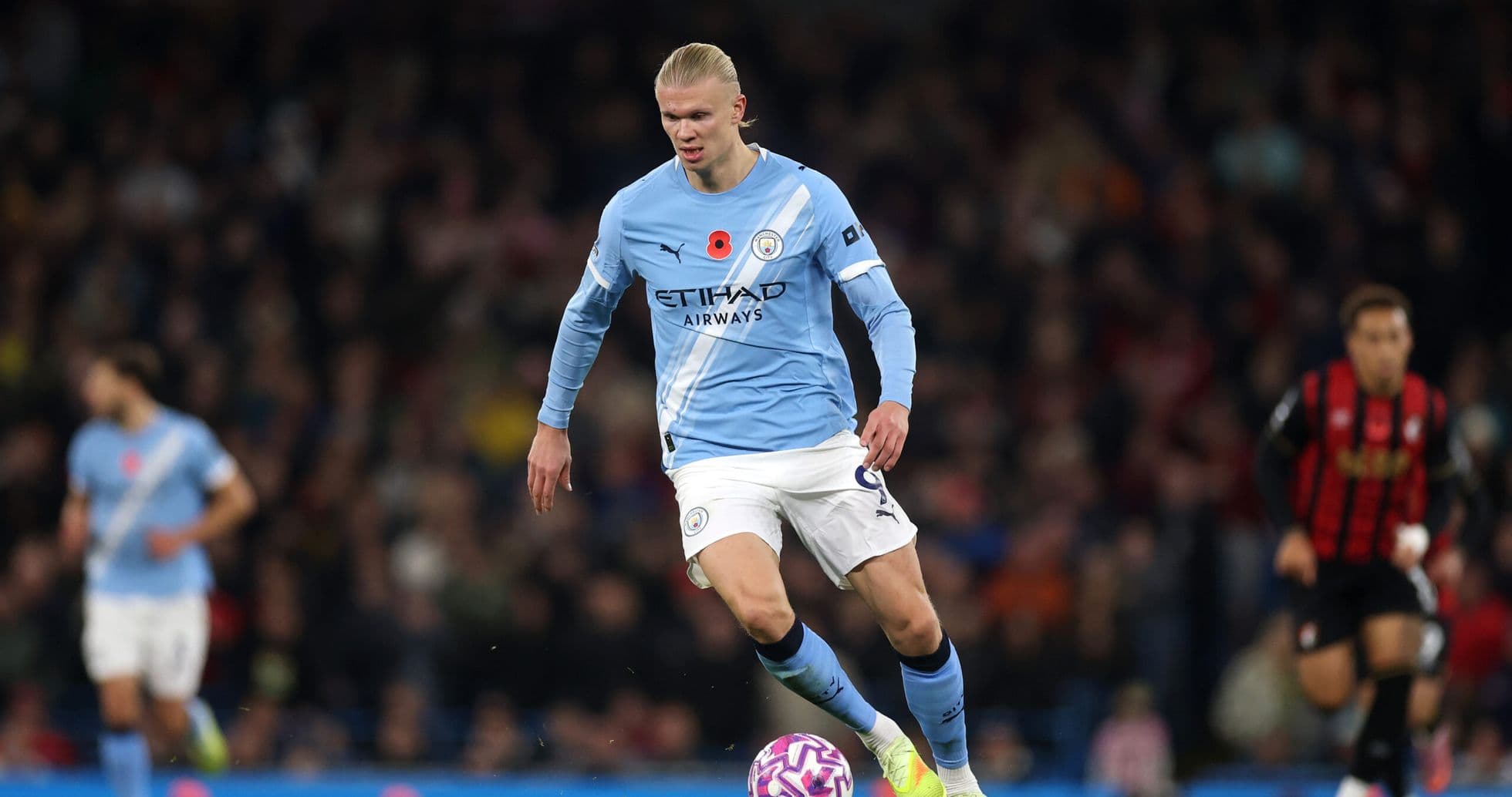 Erling Haaland jugando para el Manchester City