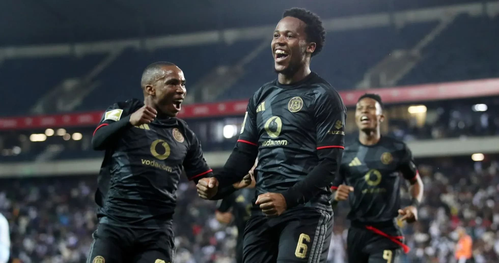 Jugadores de Orlando Pirates celebrando un gol en partido