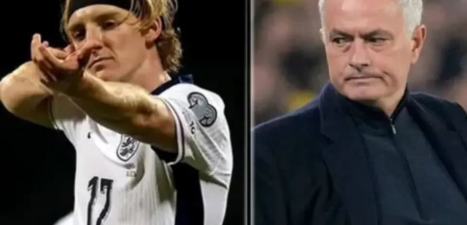 Jugador y entrenador en momentos diferentes durante partidos