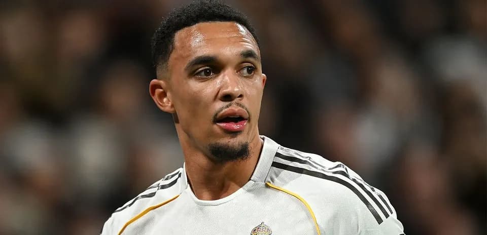 Jugador de fútbol con camiseta del Real Madrid
