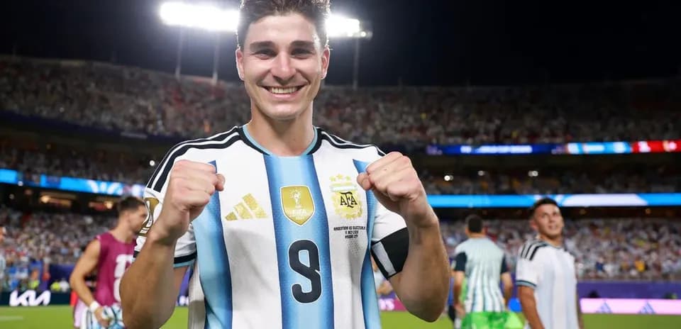 Jugador de Argentina celebrando en el estadio