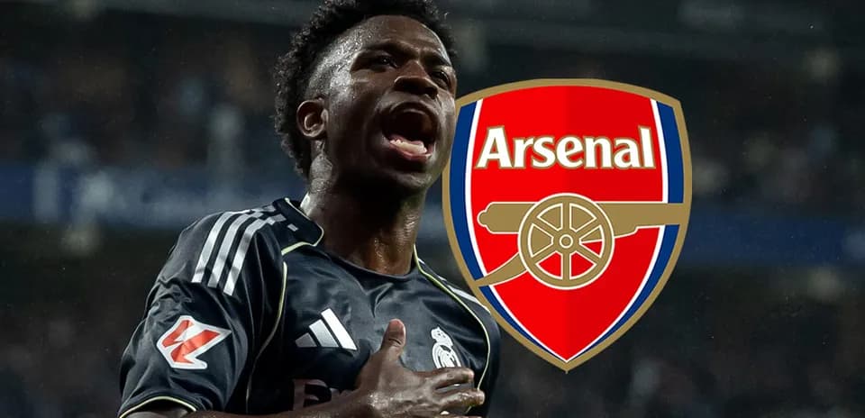 Jugador de Real Madrid celebrando con logo de Arsenal
