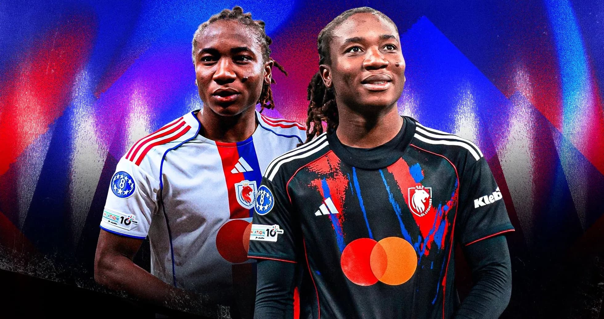 Dos jugadores en camisetas de equipos de fútbol