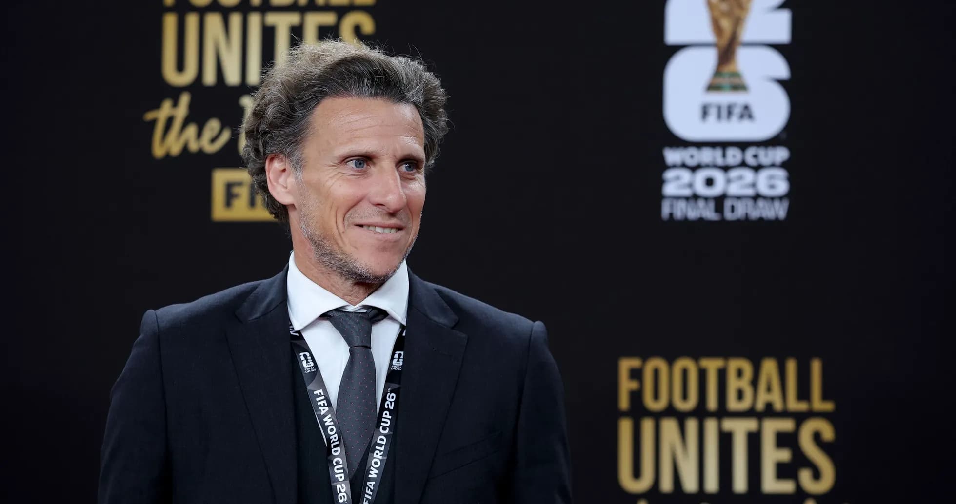Persona en el evento del sorteo del Mundial 2026