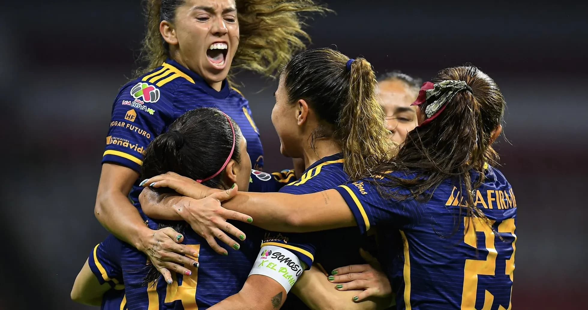 Jugadoras de Tigres UANL celebrando un gol