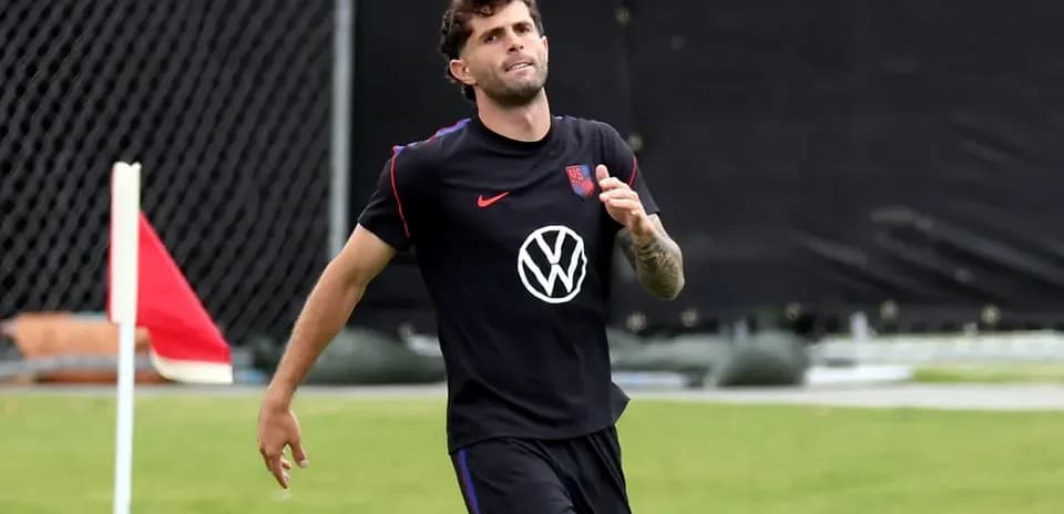 Jugador corriendo durante entrenamiento en campo