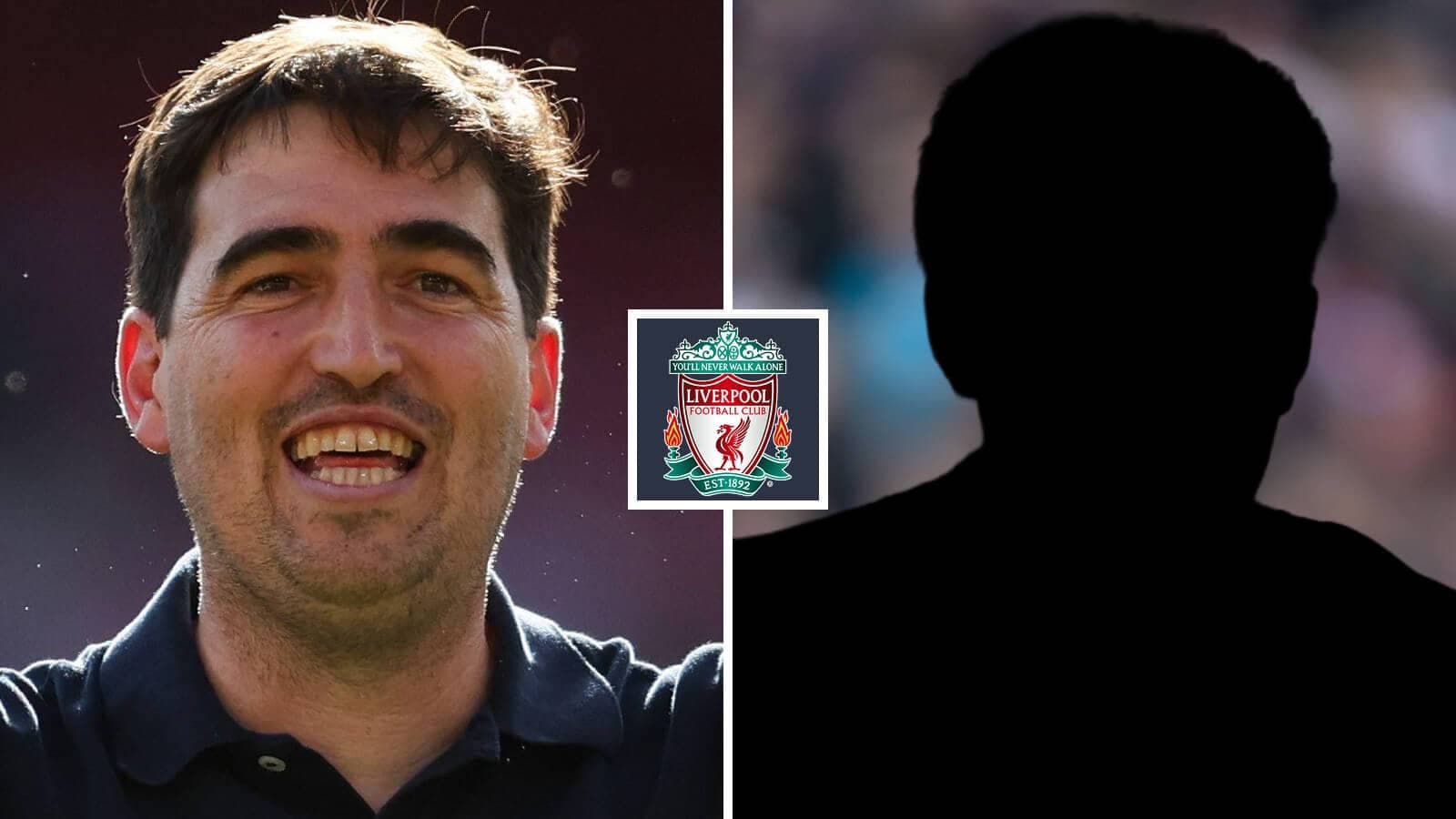 Entrenador sonriente junto al logotipo de Liverpool