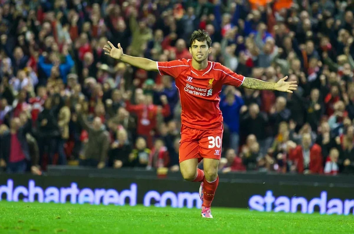 Jugador de Liverpool celebrando un gol en el estadio