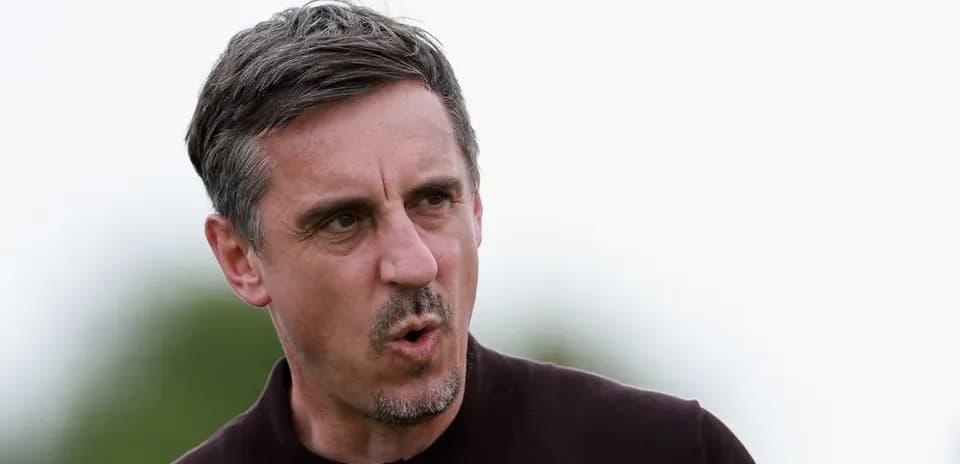 Entrenador hablando durante una sesión de entrenamiento